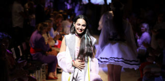 Laura Manuela Sánchez gana el Premio de Moda Nacional para Jóvenes Diseñadores