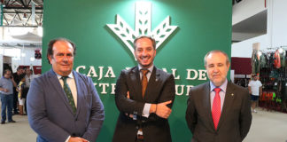 Convenio de Caja Rural de Extremadura y la Federación Extremeña de Caza