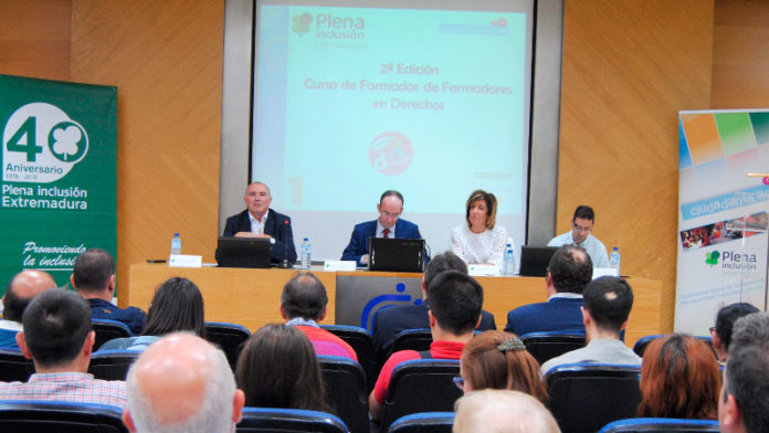 Curso de formador de formadores en derechos de Plena inclusión Extremadura