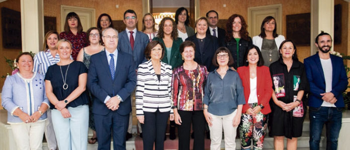 128_secciones_asamblea Los Parlamentos de la Calre defienden un informe de impacto de género para cualquier normativa. Grada 128. Asamblea de Extremadura