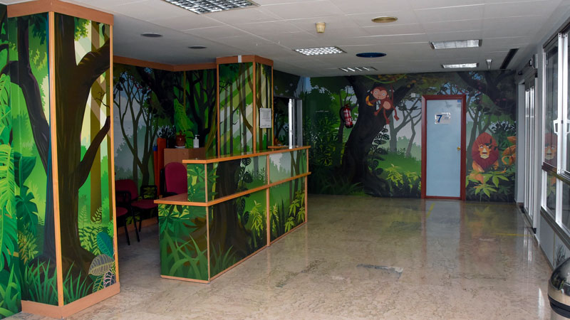 Los espacios de pediatría del hospital Materno Infantil de Badajoz presentan su nueva imagen