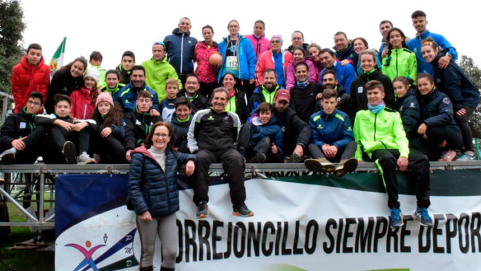 Torrejoncillo celebra un emotivo XL Cross de la Encamisá con éxito de participación