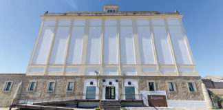 Centros de Emprendimiento e Innovación Rural de la provincia de Cáceres. Grada 129. Diputación de Cáceres