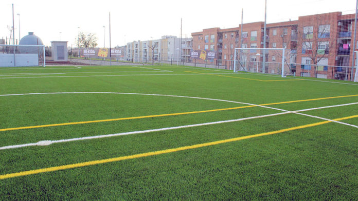 Mérida cuenta con un nuevo campo de fútbol de césped artificial ubicado en La Corchera