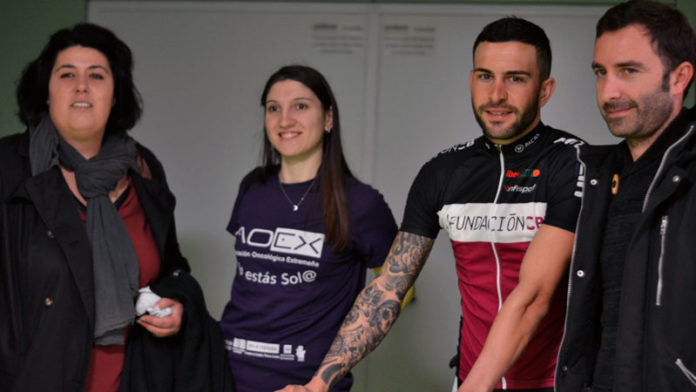Rubén Tanco visita la planta de Oncología del Hospital Materno Infantil de Badajoz