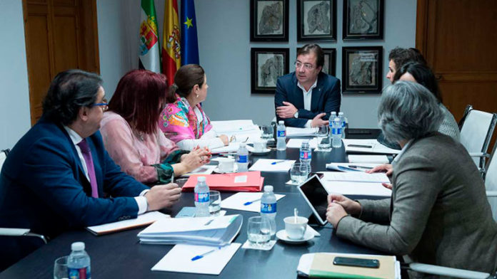 La Fundación Secretariado Gitano recibe una subvención de la Junta de Extremadura La Fundación Secretariado Gitano recibe una subvención de la Junta de Extremadura