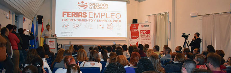 Casi 2.000 personas han participado en las Ferias de Empleo, Emprendimiento y Empresa 2018. Grada 130. Diputación de Badajoz