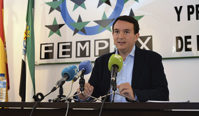 Francisco Buenavista celebra la Ley de Garantía de la Autonomía Municipal de Extremadura. Grada 130. Fempex Francisco Buenavista celebra la Ley de Garantía de la Autonomía Municipal de Extremadura. Grada 130. Fempex