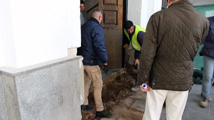 El Ayuntamiento de Mérida mejora la accesibilidad de su puerta de entrada principal El Ayuntamiento de Mérida mejora la accesibilidad de su puerta de entrada principal