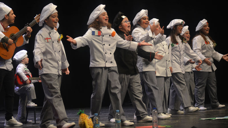 Los más pequeños arrasan en el concurso de murgas infantiles del Carnaval de Badajoz