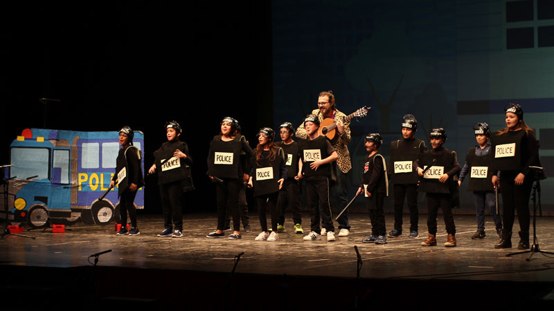 Los más pequeños arrasan en el concurso de murgas infantiles del Carnaval de Badajoz