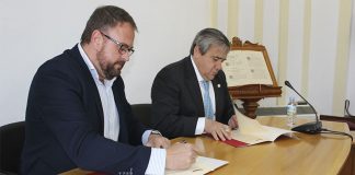 El Ayuntamiento de Mérida y la Universidad de Extremadura firman un acuerdo para el uso de instalaciones deportivas