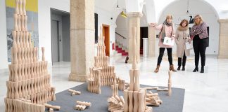 La muestra 'Obra Abierta', de la Fundación Caja de Extremadura, pasa por la Asamblea de Extremadura. Grada 132