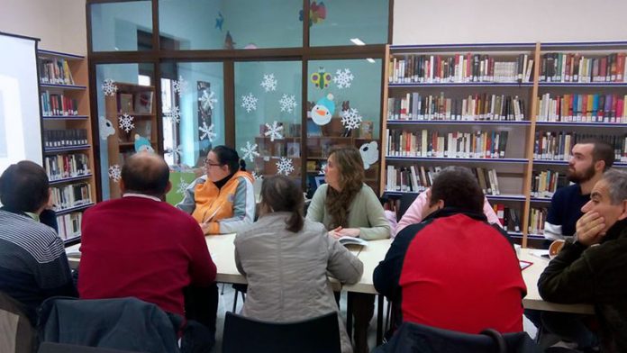 El club de lectura fácil de Cabeza del Buey supera ya los dos años de funcionamiento