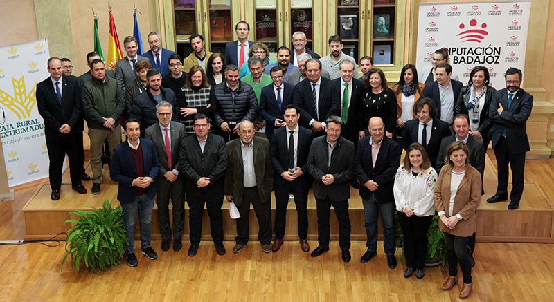Caja Rural de Extremadura dotará a 29 localidades de la provincia de Badajoz de servicios financieros