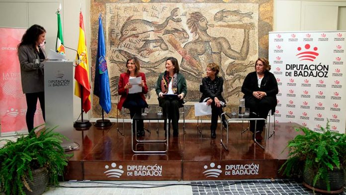 La Diputación de Badajoz organiza el 'Foro de las mujeres' en conmemoración del Día internacional de la mujer