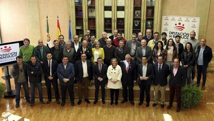 La Diputación de Badajoz reparte 260.000 euros entre varias federaciones deportivas