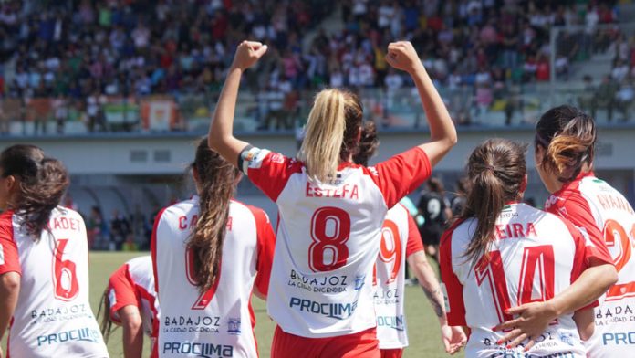 El Liberbank Santa Teresa Badajoz toma ventaja ante Osasuna en el play off de ascenso