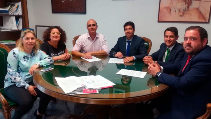 El Ayuntamiento de Zafra y Feafes Salud Mental Zafra firman un convenio con Fundación Mapfre