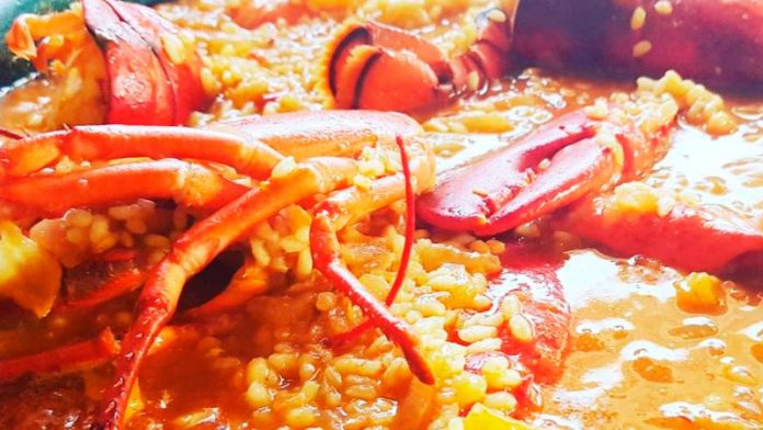 Arroz con bogavante caldoso