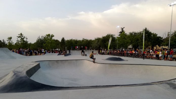 Casar de Cáceres inaugura el Skate Park y la exposición permanente 'Señales por la diversidad'