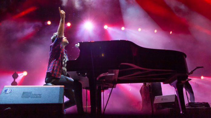 Pablo López y la mejor música de los 90 llenan de público el Alcazaba Festival 2019 de Badajoz