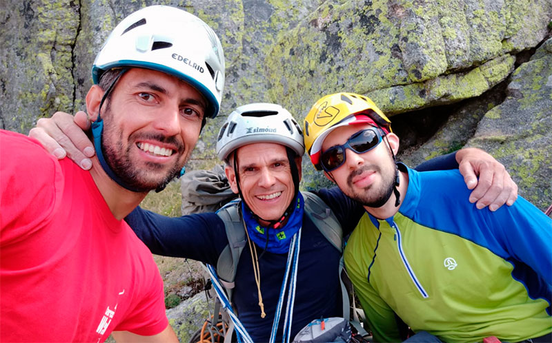 El deportista sordociego Javier García Pajares abre su primera vía de escalada clásica