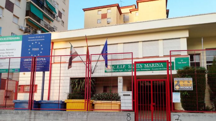 La Consejería de Educación atiende la demanda de los padres del colegio Santa Marina de Badajoz