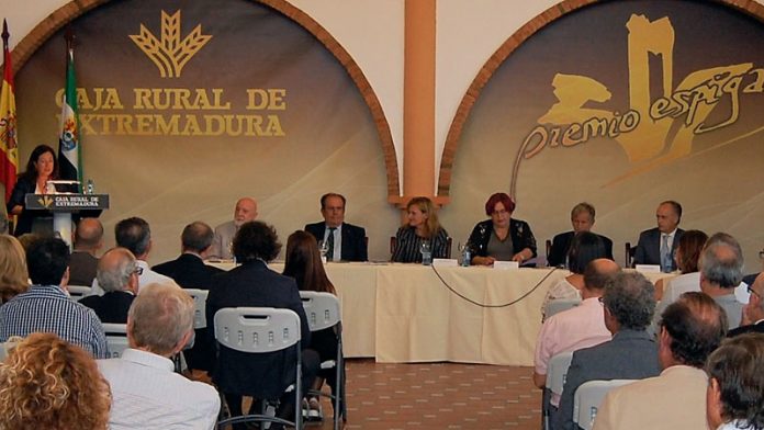 Caja Rural de Extremadura patrocina el I Foro del mundo rural de Extremadura