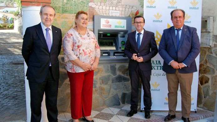 El Plan contra la exclusión financiera de Caja Rural de Extremadura y la Diputación de Badajoz beneficia ya a unos 13.000 habitantes de la provincia