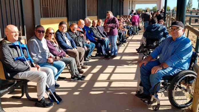 Cocemfe Badajoz acerca la zooterapia a los usuarios del servicio de habilitación funcional