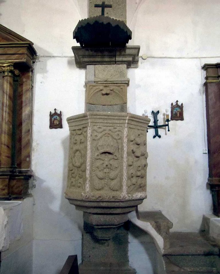 El púlpito de la iglesia parroquial de Benquerencia (Cáceres). Grada 137. Historia
