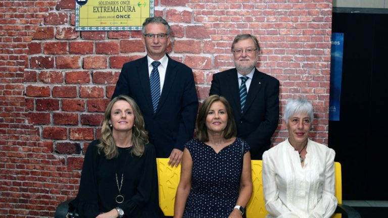 La ONCE entrega sus Premios Solidarios en Extremadura en el teatro López de Ayala de Badajoz