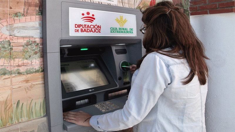 La Diputación de Badajoz instalará más cajeros automáticos en pequeñas localidades de la provincia