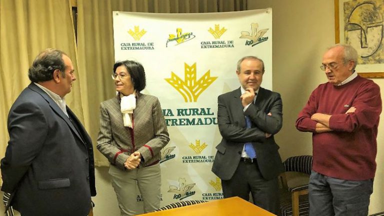 Caja Rural de Extremadura colabora con la Asociación de familiares de personas con Alzheimer de Mérida