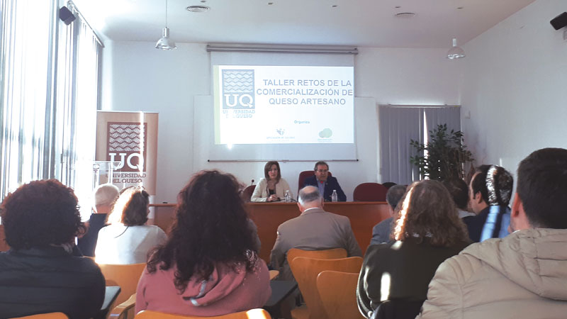 La Diputación de Cáceres desarrolla un taller de comercialización del queso artesano. Grada 140