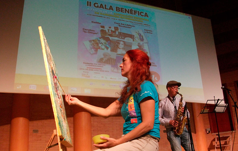 Pintura y música se unen en la gala de la Asociación Regional de Parkinson
