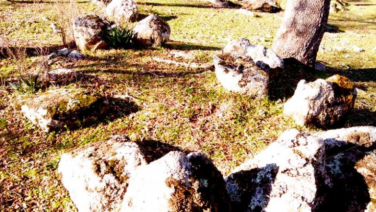 Aparecen tres dólmenes desconocidos en Salvatierra de Santiago y en tierras de Montánchez