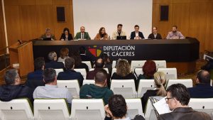La Diputación de Cáceres evalúa la marcha de los proyectos EDUSI. Grada 143