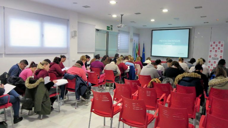 Casi 900 alumnos de escuelas profesionales se forman en prevención de riesgos laborales. Grada 143. Fempex