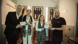 Isabel Moreno, Helga González y Concepción Román reciben su premio 'Cena para dos' del Festival de cine español de Cáceres