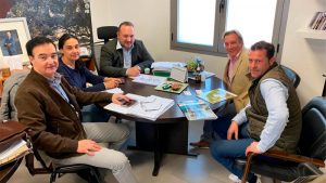 Apamex, Radio Taxi y el Ayuntamiento de Badajoz analizan la accesibilidad universal del transporte extremeño