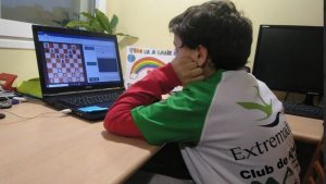 La cantera del Magic Extremadura entrena y juega online al ajedrez durante el confinamiento