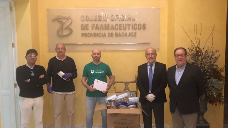 El Colegio de Farmacéuticos de Badajoz dona material de protección a diversas asociaciones