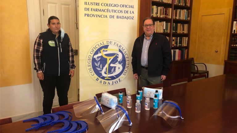 El Colegio de Farmacéuticos de Badajoz dona material de protección a la Asociación de Zooterapia de Extremadura