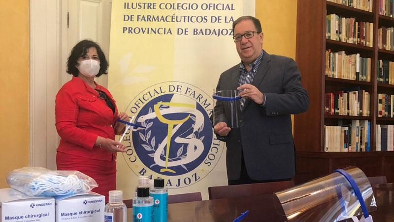 El Colegio Farmacéuticos de Badajoz dona material de protección a la Fundación Magdalena Moriche y Aexpainba
