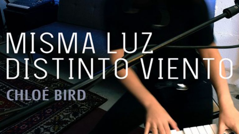 La cantante Chloé Bird ha sacado una nueva canción llamada Misma luz, distinto viento