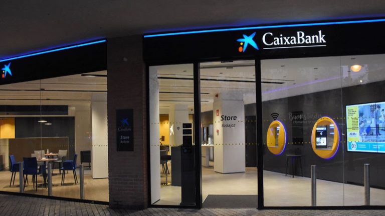 CaixaBank y Extraval financiarán a pymes y autónomos extremeños afectados por la Covid-19