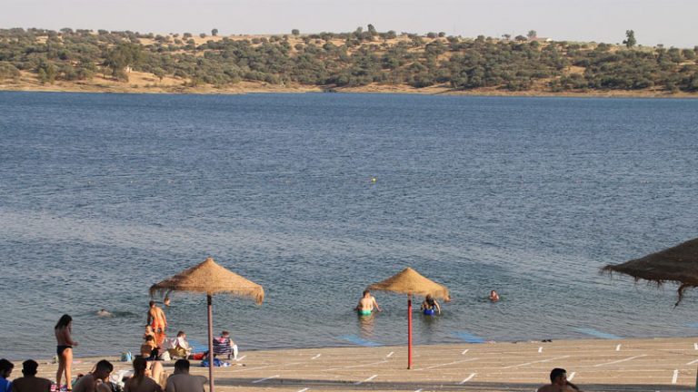 La Diputación de Badajoz habilita un sistema inteligente de control para las playas con bandera azul