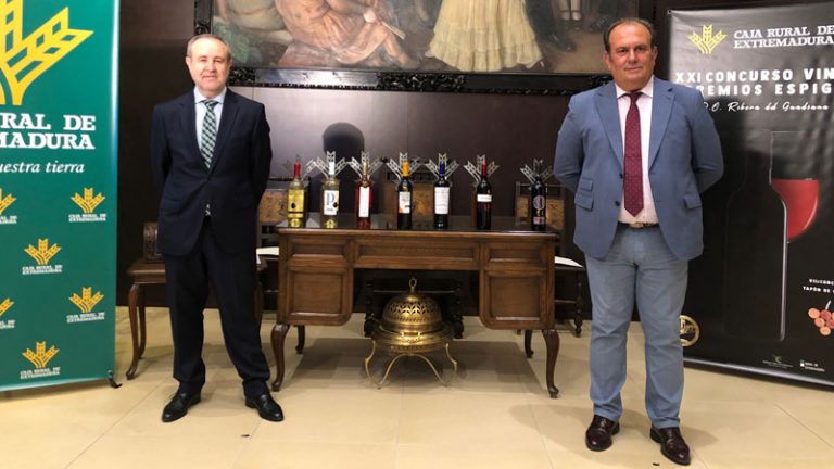 Caja Rural de Extremadura entrega los Premios Espiga Vinos y Tapón de Corcho